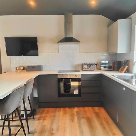 Sloane Modern 2 Bedroom Seafront Apartment Blackpool Ngoại thất bức ảnh