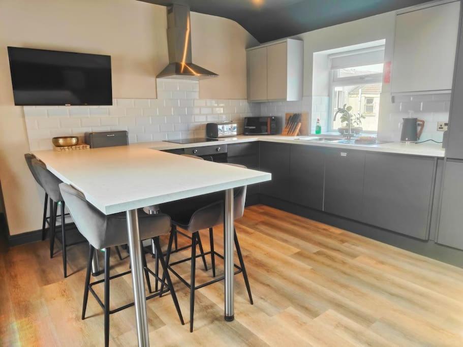 Sloane Modern 2 Bedroom Seafront Apartment Blackpool Ngoại thất bức ảnh
