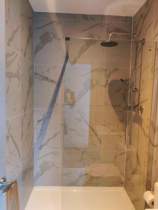 Sloane Modern 2 Bedroom Seafront Apartment Blackpool Ngoại thất bức ảnh